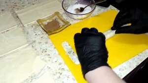 Плюшки из слоеного теста с сахаром и корицей