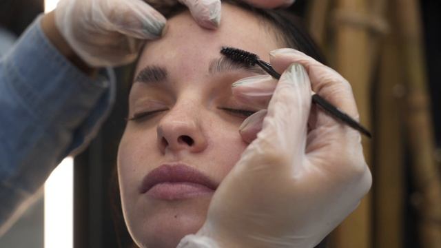 Вэбинар "Долговременная укладка бровей" смотреть онлайн