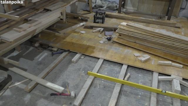 ПОЛЫ В МАСТЕРСКОЙ ИЗ СОВЕТСКОГО ПАРКЕТА смотреть онлайн