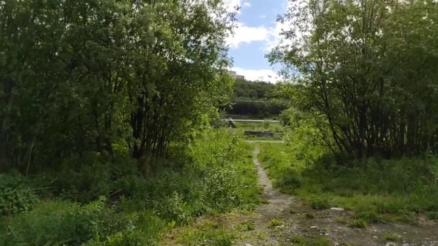 Свернула на ул.Калинина.Старые дома и колонки с водой.Мурманск. смотреть онлайн