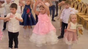 Я рисую солнце. Танцы на утреннике к 23 февраля.