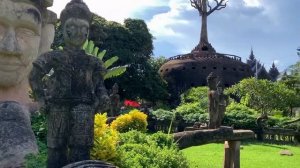 Будда парк или Wat Xieng Khuan Вьентьян, Лаос/ Buddha park Vientiane Laos ( English Subtitles)