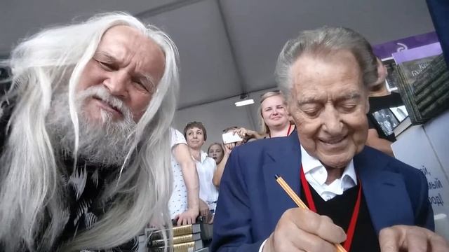 ВСТРЕЧА ИНТЕРВЬЮ  С АНДРЕЕМ ДЕМЕНТЬЕВЫМ НА КНИЖНОЙ ЯРМАРКЕ...3 6 18... С 8...