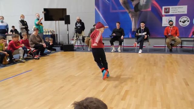 top16 7-10 bboy Dynamic vs Lazy Sam - брейкданс, Чемпионат Москвы смотреть онлайн