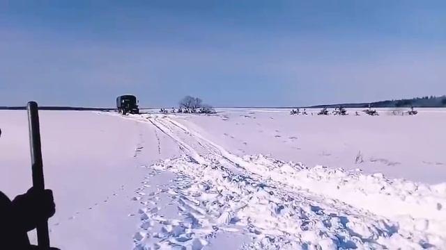 Двухосный урал топчет снег. Саня красавчик. смотреть онлайн
