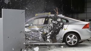 Volvo s60 Crash Test Comparison