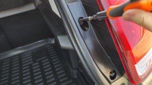 Установка ламп LED TIV P21W-1156 "Orange" в передние и задние повороты Lada Xray Cross