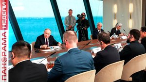 «Тупые вообще, как этот стол?» - Владимир Путин откровенно поговорил с иностранными журналистами