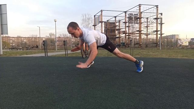 Отжимания от пола на одной руке с хлопком смотреть онлайн