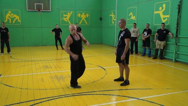 От бокового.Вход встречными ударми.Для улицы.В Н Крючков/Street fight. Counter attack from the hook смотреть онлайн