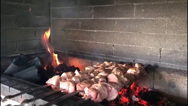 Готовим сочный шашлык на Ильинском пляже