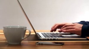 Футаж - Руки печать на клавиатуре - Fingers typing on the keyboard
