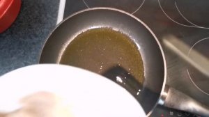 Салат из морской капусты.                (2 рецепта - по корейски и жареная с мясом)