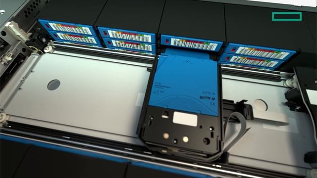 Inside the HPE StoreEver MSL3040 tape library смотреть онлайн