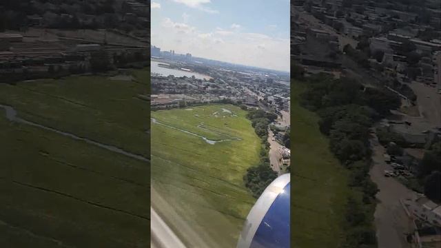 Time-lapse landing at Boston logan Airport #boston #aviation