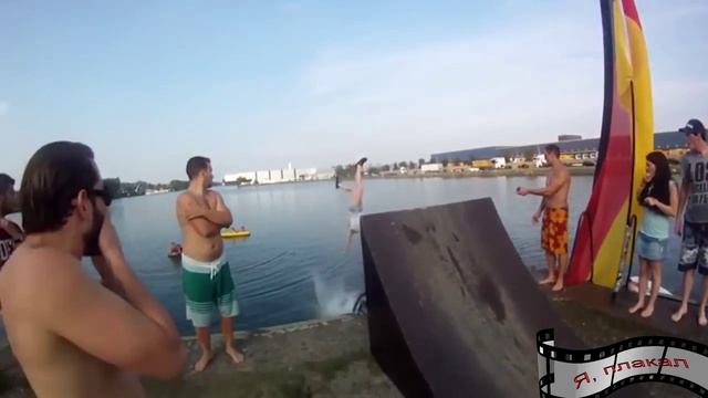 Я долго смеялся!!! Девчонки такое вытворяют!!! смотреть онлайн