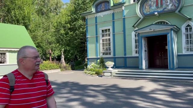 Экскурсия по Серафимовскому кладбищу Санкт-Петербурга. Советские и российские актёры театра и кино