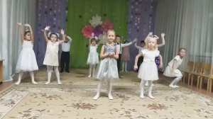 Вот первая звездочка в небесах