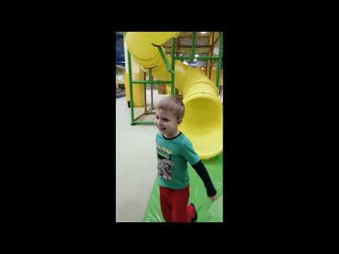 Демид развлекается в Green Land Green Park г. Нижневартовск