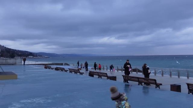 Алушта Крым 2023: ОБСТАНОВКА и ЖИЗНЬ на КУРОРТЕ. Крым зимой. Цены. Набережная. Крым сегодня