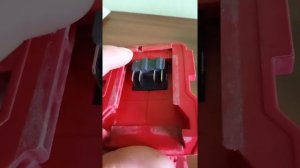 проблема с люфтом аккумулятора милвоки @ Milwaukee battery problem. Milwaukee 2962