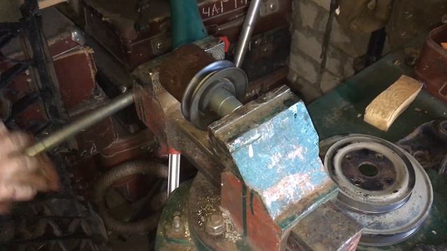 Ремонт ролика натяжителя ремня кондиционера на Pajero/Montero Sport 6G72 (замена подшипника). смотреть онлайн