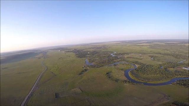 Путешествие над рекой. Тандемный полет на мотопараплане. Иркутская область. Хомутово. смотреть онлайн