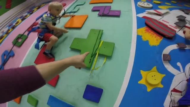 Тренировка Малышей (3+) – Детское Безопасное Скалолазание в Челябинске "ХочуЛазать"