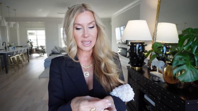 CRACKED HEELS | This Is A Miracle Cream!! смотреть онлайн