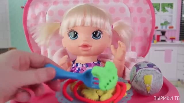 Куклы Пупсики/Готовим макароны из плей до/игра для девочек Беби Элайв/открываем сюрприз/Зырики ТВ
