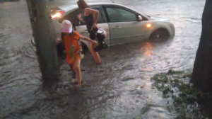 Дорога домой после дождичка в четверг. Картина, знакома многим екатеринбуржцам. Да ведь?