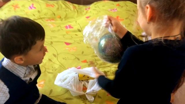 День рождения Анютки! Подарки на 5 лет! Домик для Куклы ЛОЛ LOL! Мяч для художественной гимнастики смотреть онлайн