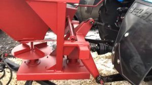 Погрузчик Универсал Стандарт с Трактором МТЗ и Разбрасывателем песка РН 1,3