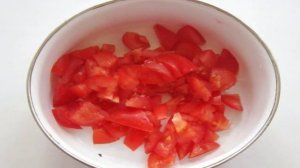 Салат с помидорами и сыром