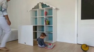 Шкаф и встроенный стол в детскую комнату