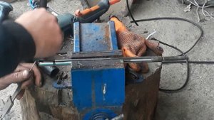 Резец по дереву из штока амортизатора .