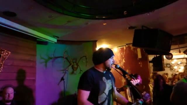 PITBULL BAND - Кружит. Ты так особенна! 20.05.2018 смотреть онлайн