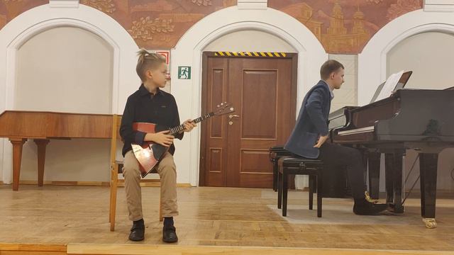 Власов Алексей Валентинович. Д. Перголези "Сицилиана" . В. Андреев "Пляска скоморохов"