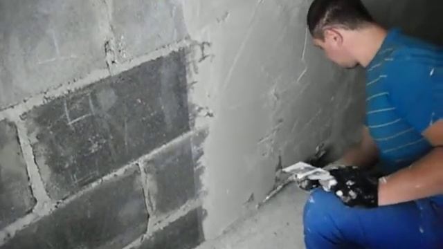 Усиление стен армирующей сеткой.