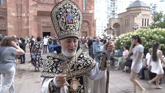 Праздник Вардавар (24 июля 2022г.) на территории Армянской церкви в Москве. смотреть онлайн
