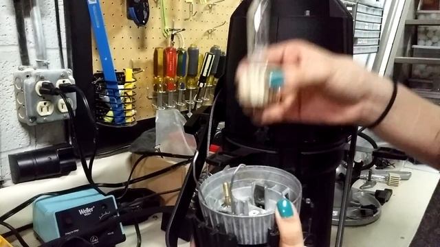 How To: Change a Source Four Lamp смотреть онлайн