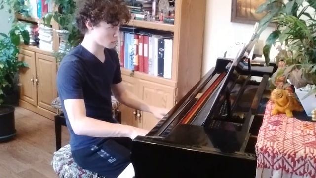 Nigel plays tango La Cumparsita смотреть онлайн