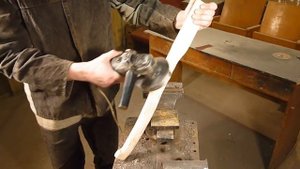 Топор из топора.  Реставрация старого советского топора.