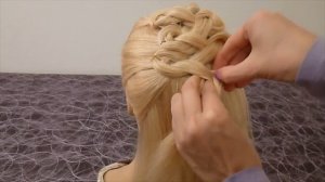 Причёска с плетением для средних, длинных волос