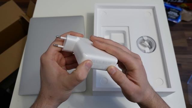 Apple MacBook Pro 2020 Unboxing - 13 Zoll 4x Thunderbolt смотреть онлайн