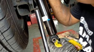 FORD ECOSPORT Replace shock absorber rear