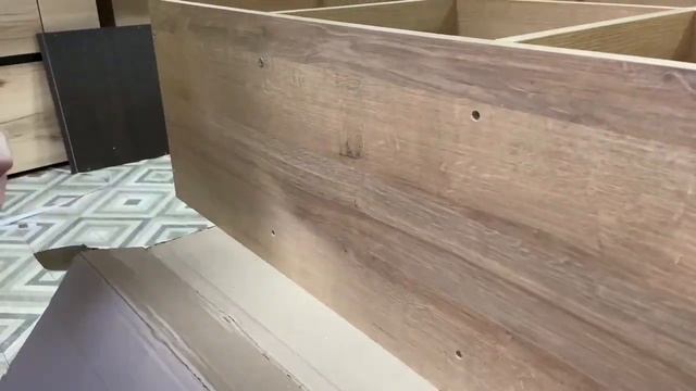 Видео-инструкция по сборке стеллажа "Малави" с 3-мя дверцами смотреть онлайн