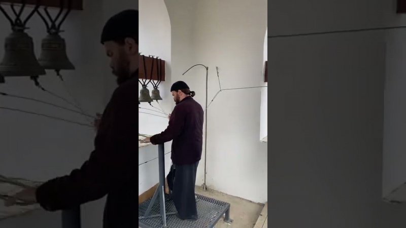 На колокольне строящегося храма прп. Сергия Радонежского в Гольяново