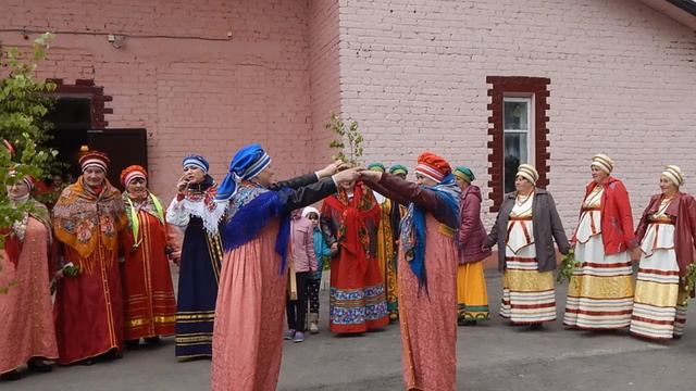 Видео-ролик в честь православного праздника "Троица" Новоникольский сельский Дом культуры смотреть онлайн
