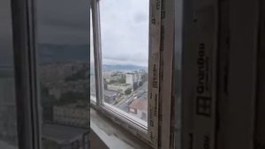 1 комнатная жк Центр, 10 этаж, кухня 18 кв м  комната 20 кв м